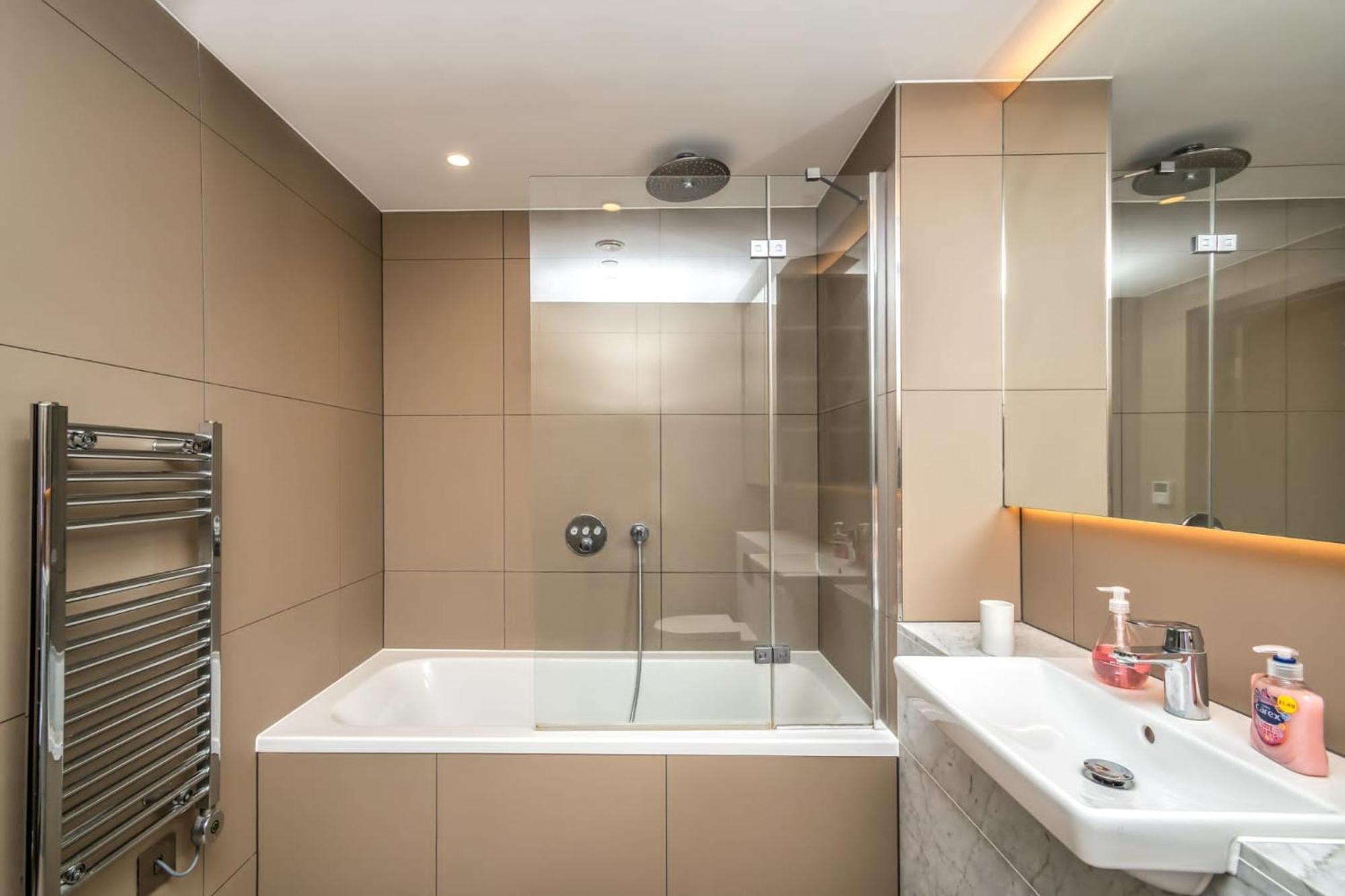 Luxury 2 Bedroom Apartment In Tower Hill Londres Extérieur photo